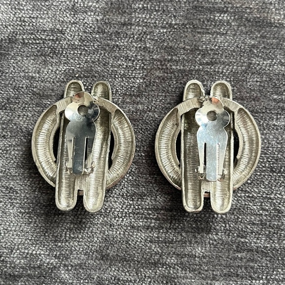 Silver clip on earrings - Picture 3 of 4